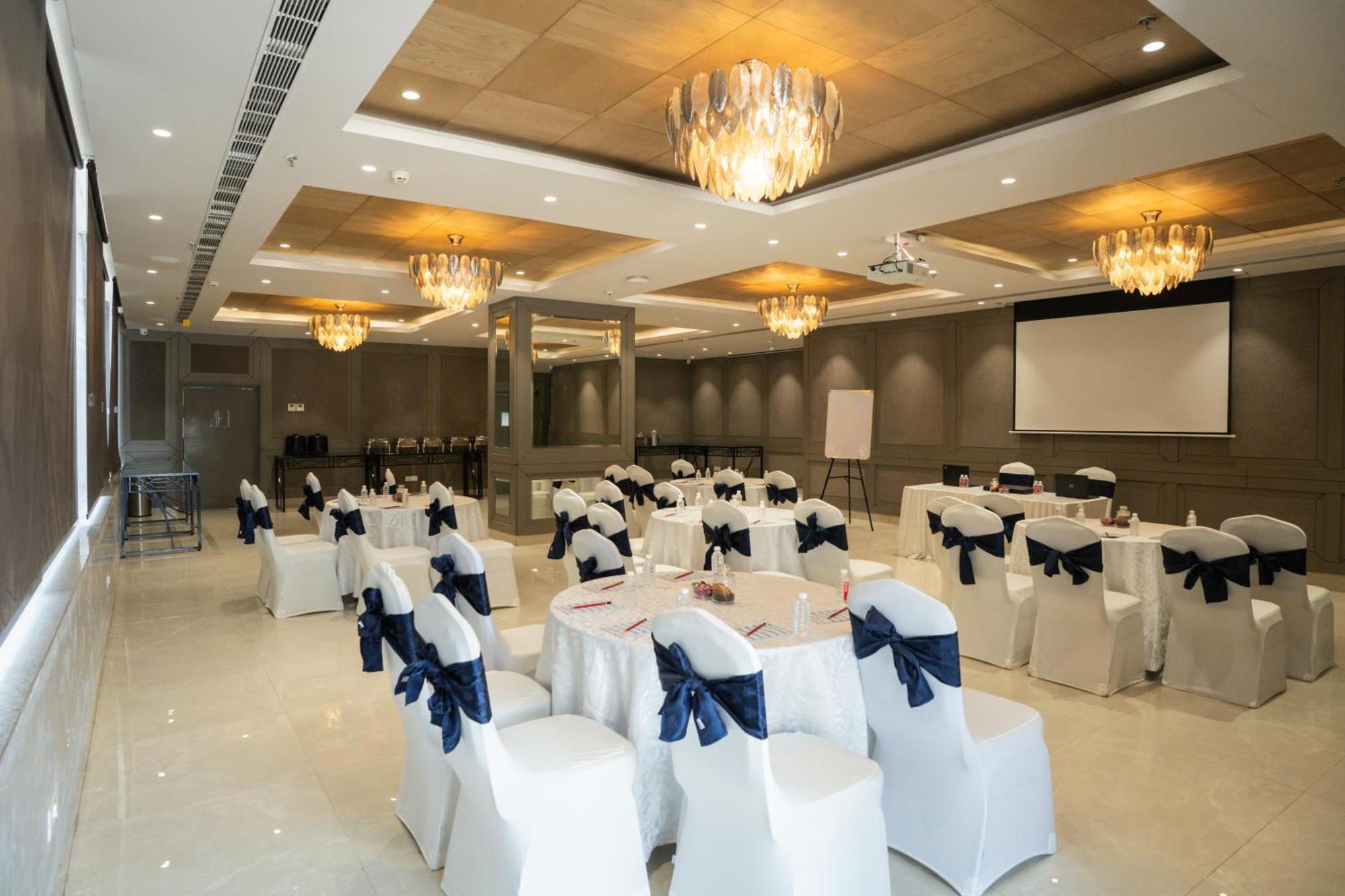 Ar Suites Klj Square คูร์เคาน์ ภายนอก รูปภาพ